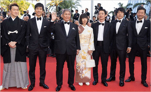 ビートたけしと妻、西島秀俊らカンヌ映画祭レッドカーペット画像