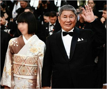 ビートたけしと妻がレッドカーペット登場時の画像