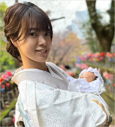 才賀紀左衛門のパートナー絵莉と息子の画像