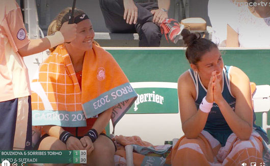 サラ・ソリベストルモ選手とマリエ・ブズコワ選手