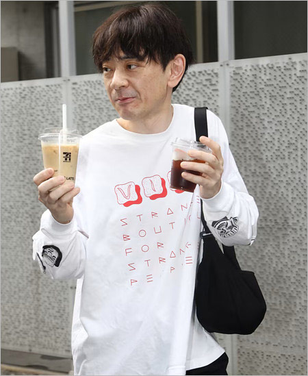 山口美波と交際、小山田圭吾フライデー取材時の画像