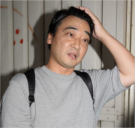ジャングルポケット斉藤慎二が不倫問題でFRIDAYの取材受けた際の画像