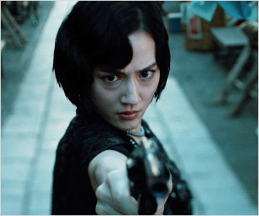 綾瀬はるか『リボルバー・リリー』