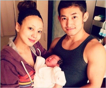 才賀紀左衛門と元妻・あびる優&長女の画像