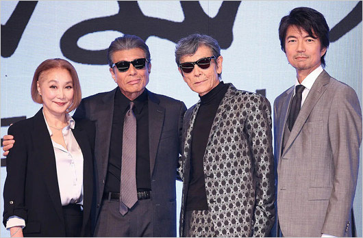 『帰ってきた、あぶない刑事』出演の浅野温子・舘ひろし・柴田恭兵・仲村トオル