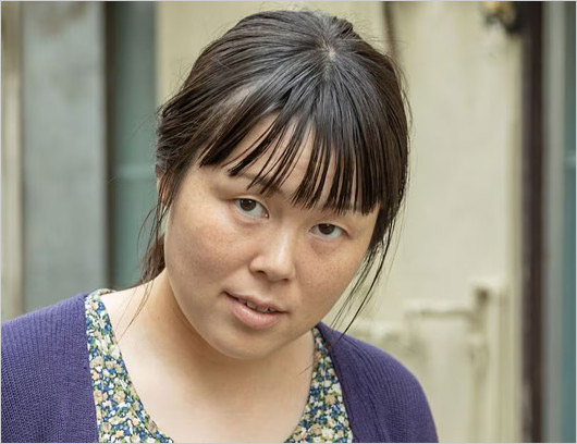 映画『コーポ・ア・コーポ』出演のブルゾンちえみ(藤原しおり)すっぴん顔画像