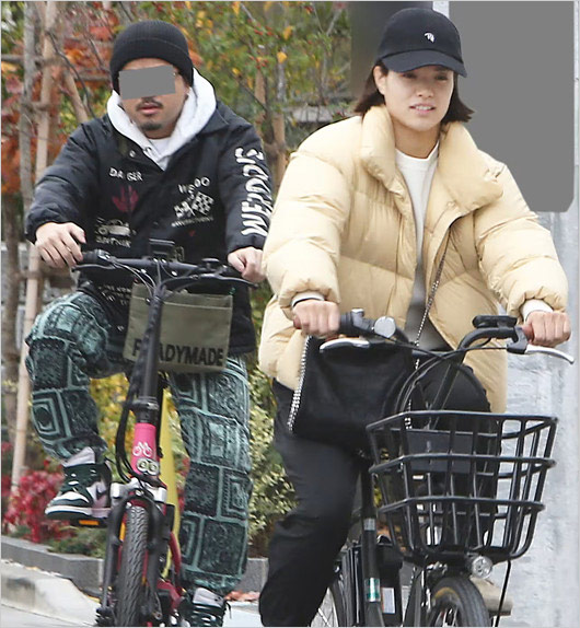 阿部詩選手と彼氏のカリスマ美容師Aのフライデー撮影2ショット画像