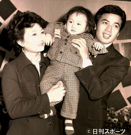 細川たかしと前妻・和子&息子・譲の画像