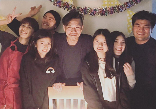 ZEEBRA家族写真、中林美和とNiziUリマ、長女・花音、長男と次男ら