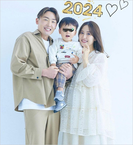 衛藤美彩と源田壮亮選手と息子の画像