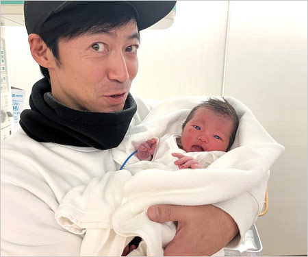 Take2東貴博と次女・萌歌ちゃんの画像