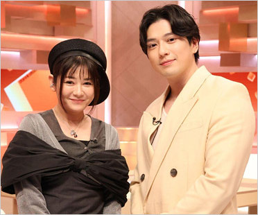 真木よう子と新田真剣佑