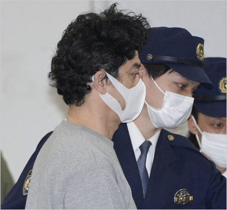 榊英雄容疑者が身柄送検時の画像