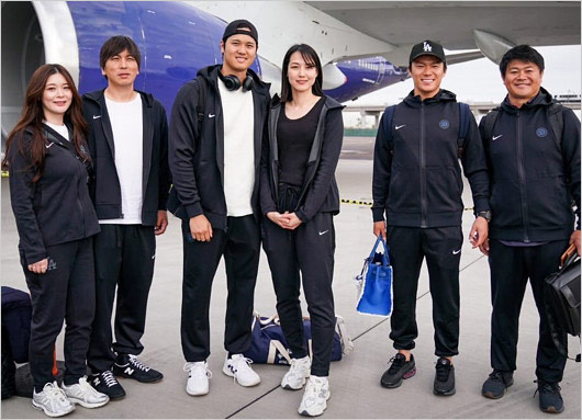 大谷翔平選手が妻・田中真美子を初公開のインスタグラム写真(水原一平通訳夫妻、山本由伸投手と園田芳大通訳