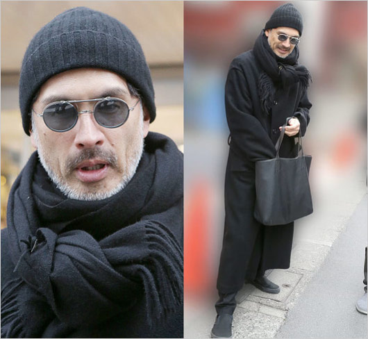 平井堅の私服姿の画像（週刊誌フライデー撮影）