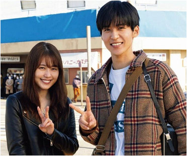 有村架純と目黒蓮(映画『月の満ち欠け』共演時の画像)