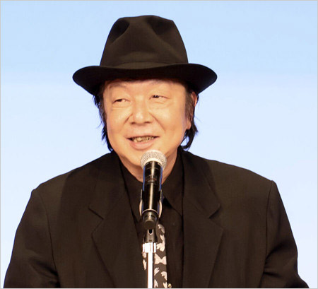 古田新太が頭部大ケガを明かした際の画像