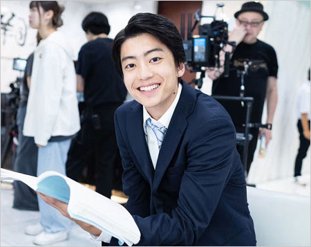 伊藤健太郎がドラマ『ライジングサン』撮影中の画像