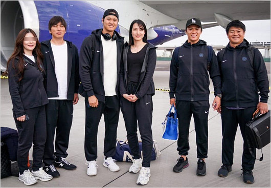 大谷翔平選手と妻・真美子、水原一平と奥さんの画像