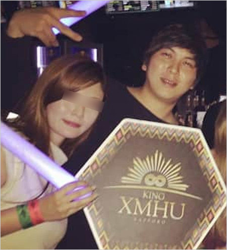 水原一平容疑者と奥さんの画像