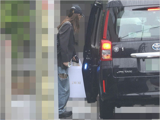 内田理央がヒカルの自宅マンションにお泊り後の画像