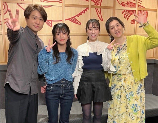 2丁拳銃・川谷修士と妻・野々村友紀子、娘2人の画像