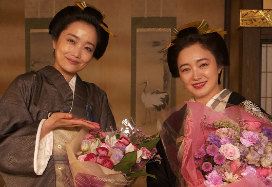 大奥出演の佐藤江梨子と仲間由紀恵
