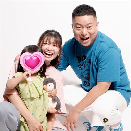東海オンエアゆめまると妻なつみ＆子供の家族写真
