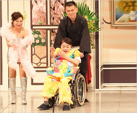 車椅子姿の今くるよ