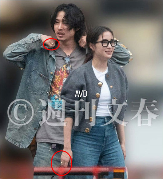 広瀬すずと山崎賢人ペアリングはめた2ショット画像