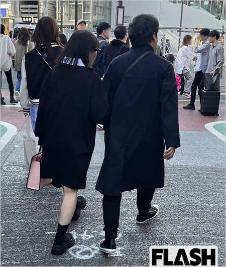 伊藤沙莉と彼氏・蓬莱竜太の下北沢手つなぎデート画像