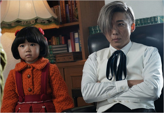 ブラック・ジャック役の高橋一生＆ピノコ役の永尾柚乃のビジュアル画像