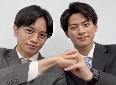 中島健人＆平野紫耀が未満警察ミッドナイトランナー共演時の拳ポーズ2ショット画像