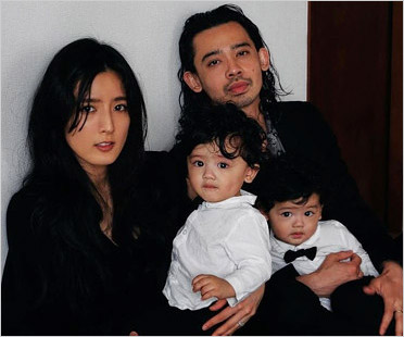 元E-girls藤井萩花と双子の子供・蘭＆桔梗、旦那・LEO（今村怜央）の家族写真