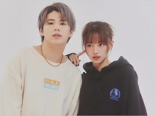 同棲交際中の山本舞香とマイファスHiroの2ショット画像