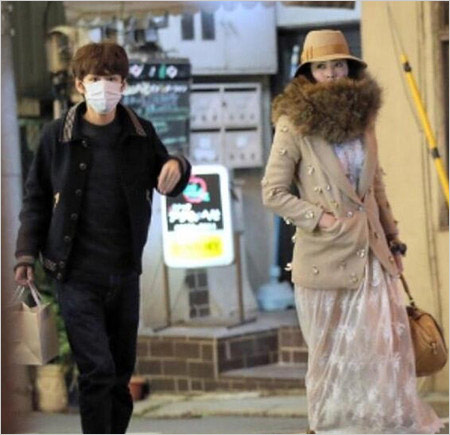 中丸雄一と片瀬那奈の牛タンデート2ショット画像