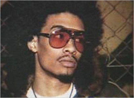 知念里奈の元旦那・中村健太郎