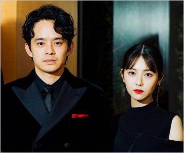 池松壮亮と浜辺美波