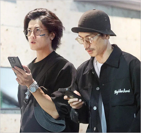 フライデー撮影の赤西仁と錦戸亮