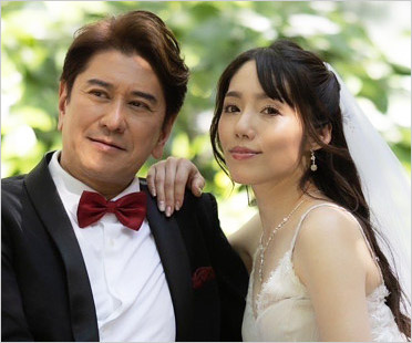 川崎麻世と再婚相手・花音