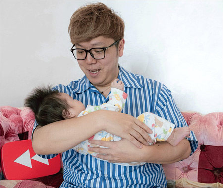 ヒカキンと子供の画像