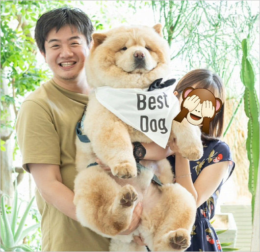 佐野泰臣と結婚相手の妻の2ショット（金八先生の息子・幸作）