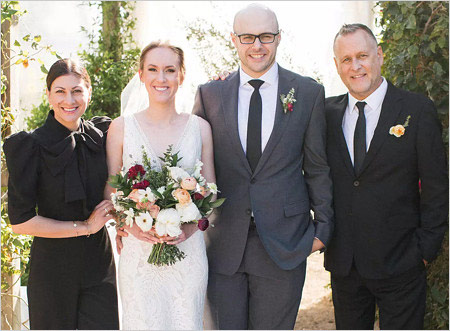 デイヴ・クーリエと妻メリッサ、息子ルークと妻アレックスの画像