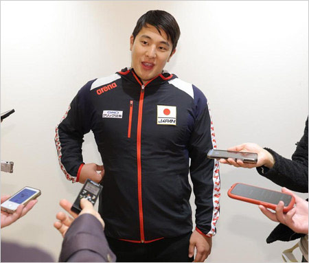 骨折を明かした瀬戸大也選手