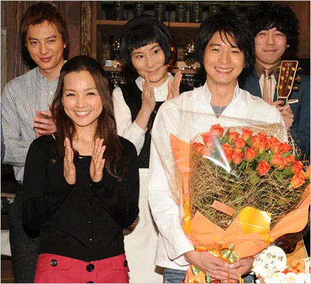 国仲涼子＆向井理がドラマ『ハングリー！』共演時の画像