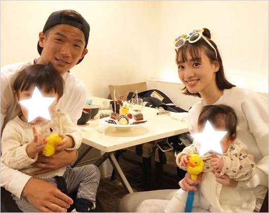 サガン鳥栖・福田晃斗選手と妻・大戸千絵&子供の画像