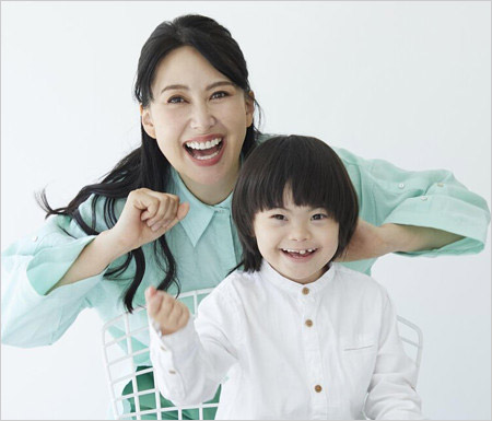 元テレビ朝日アナウンサー龍円愛梨都議とダウン症の息子・ニコくん