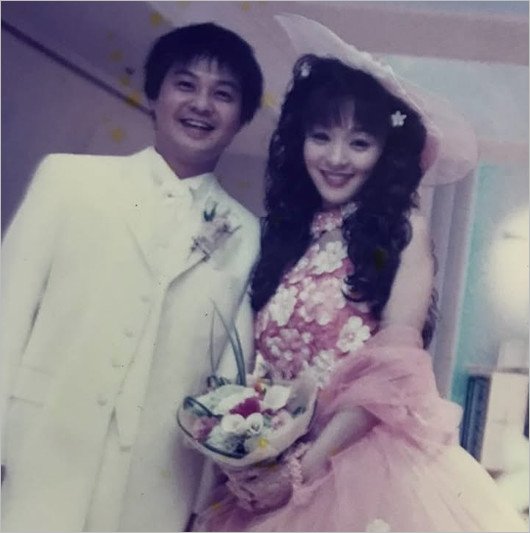 月亭方正(山崎邦正)と妻・亜耶(あや)の結婚式画像