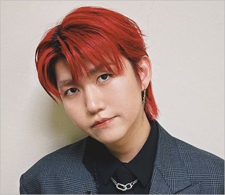 Mrs. GREEN APPLEギター若井滉斗