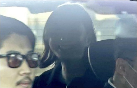 広末涼子容疑者が釈放時に笑顔の画像